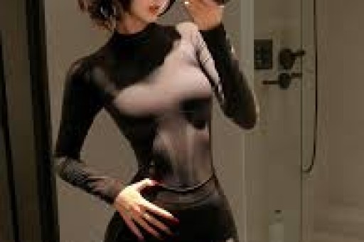 炸裂！司晓迪凌晨甩黑色吊带美照评论区从吃瓜到吐槽吵翻了天