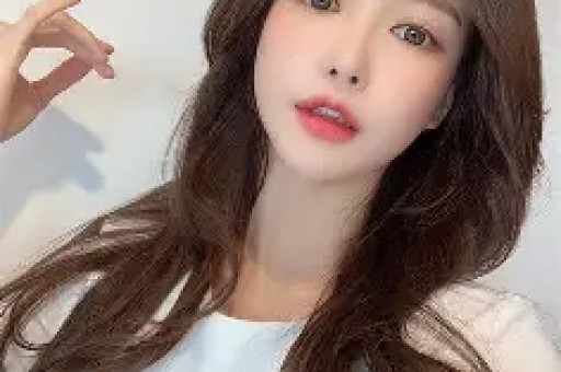 内娱开年地震！30岁网红司晓迪爆料睡遍顶流48小时反转封账号